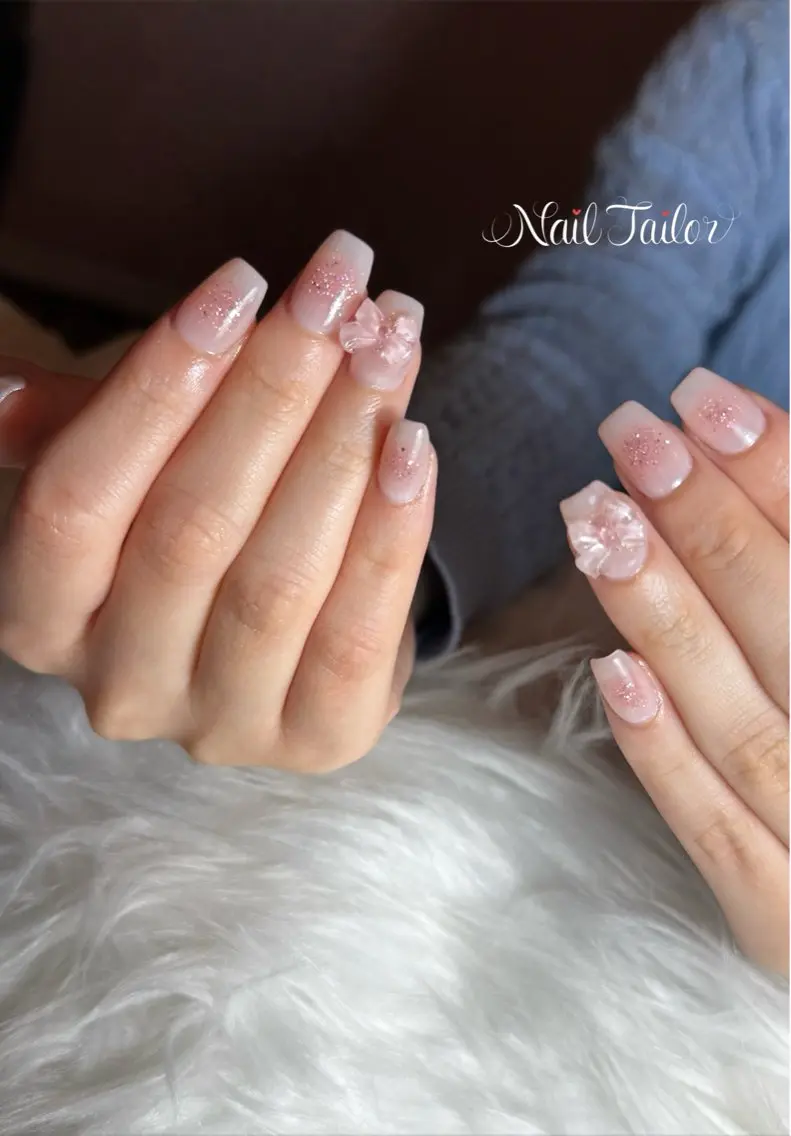 ネイル チークネイル 長さ出し ガーリー キラキラネイル ロングネイル ハンドネイル NailTailor ネイルテイラーのネイルデザイン