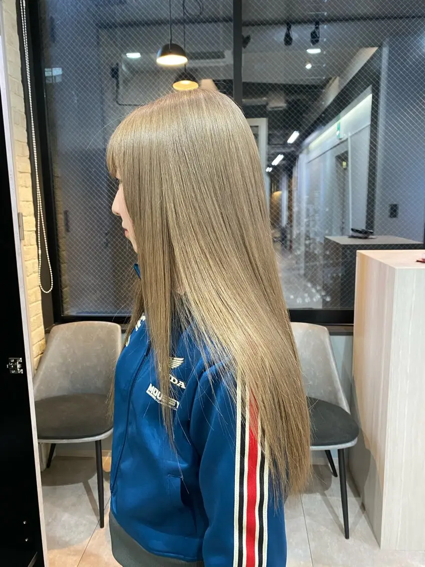 カラー カット ヘアカラー トリートメント 縮毛矯正×ブリーチ 西 太志のヘアスタイル