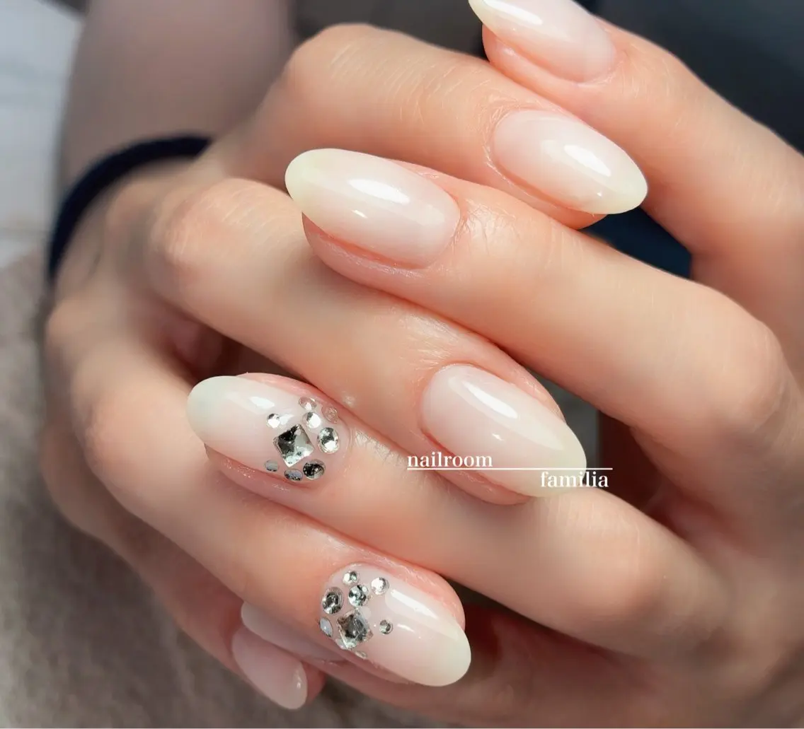 ネイル ハンドネイル -nailroom- familiaのネイルデザイン