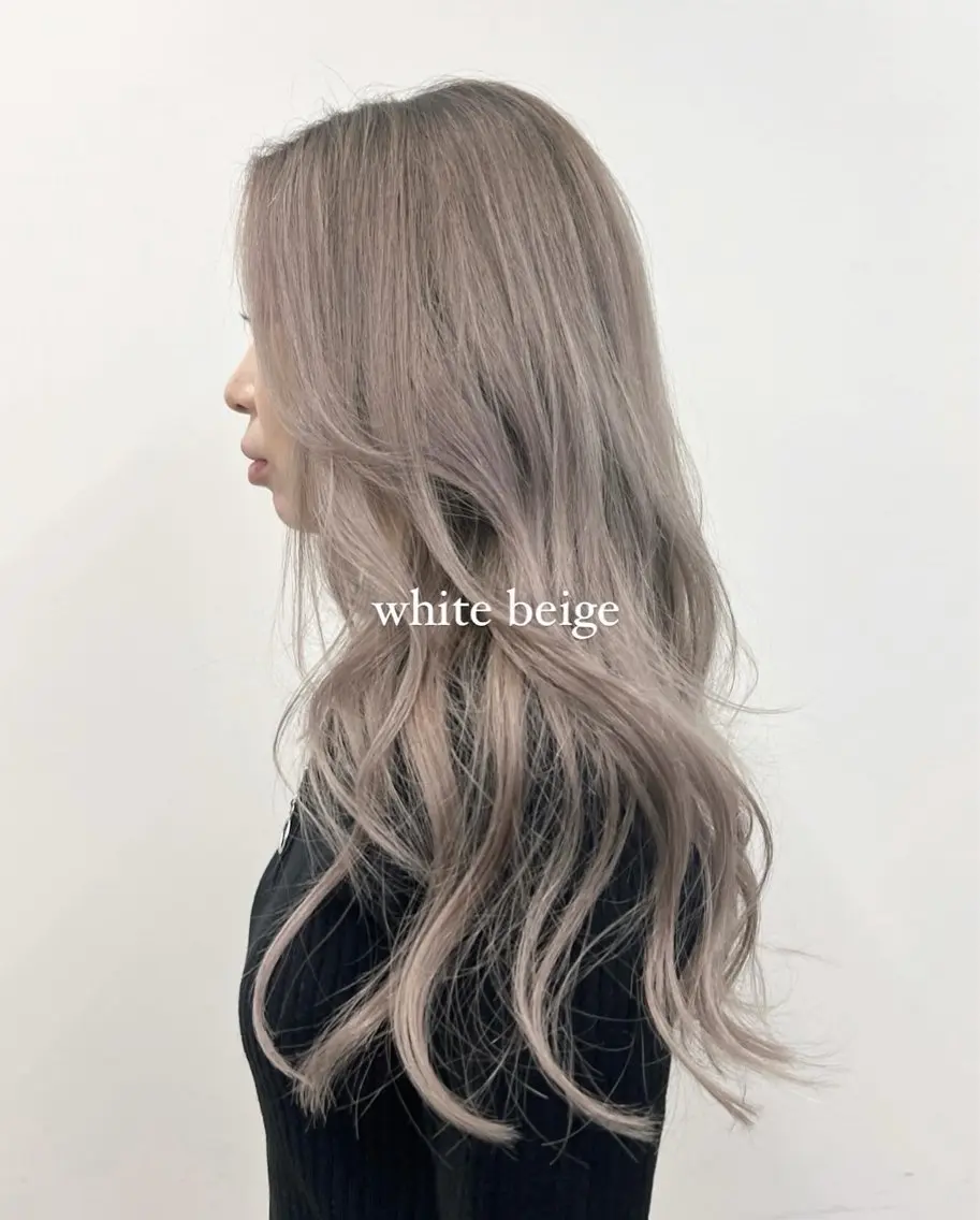 ロング カラー グレージュ カット ヘアカラー トリートメント CHERIEブリーチ ダブルカラー 天神のヘアスタイル