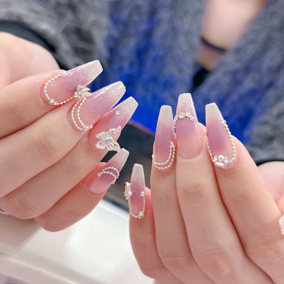 ネイル オーロラネイル クリアネイル フラッシュネイル フレンチネイル ジェルネイル ハンドネイル Sakura Nail Salonのネイルデザイン