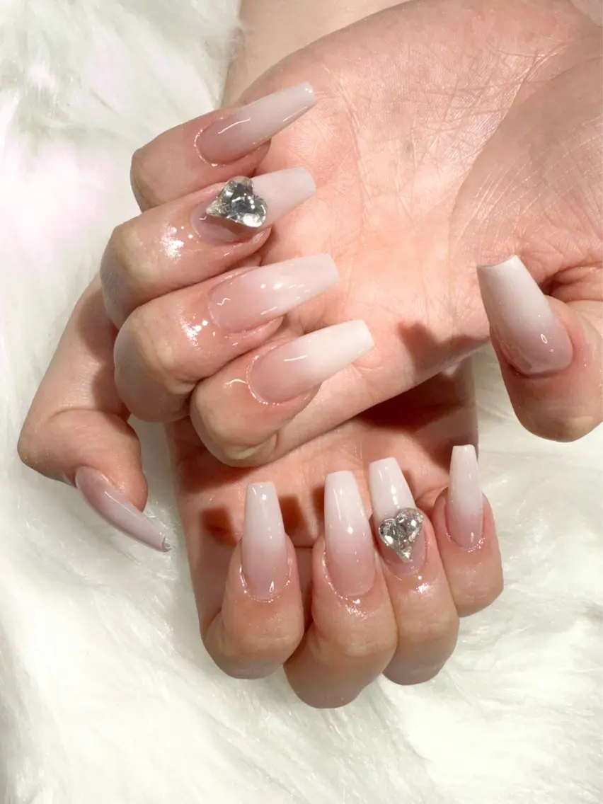 ネイル チークネイル 長さ出し フレンチネイル ガーリー 韓国ネイル sun nail池袋 モデル募集のネイルデザイン