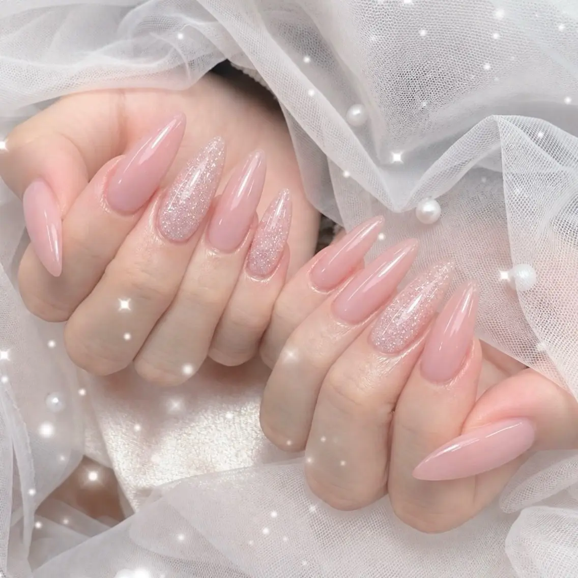 ネイル キラキラネイル ラメ(グリッター) ハンドネイル Pawtique ワンホン.フィルインのネイルデザイン