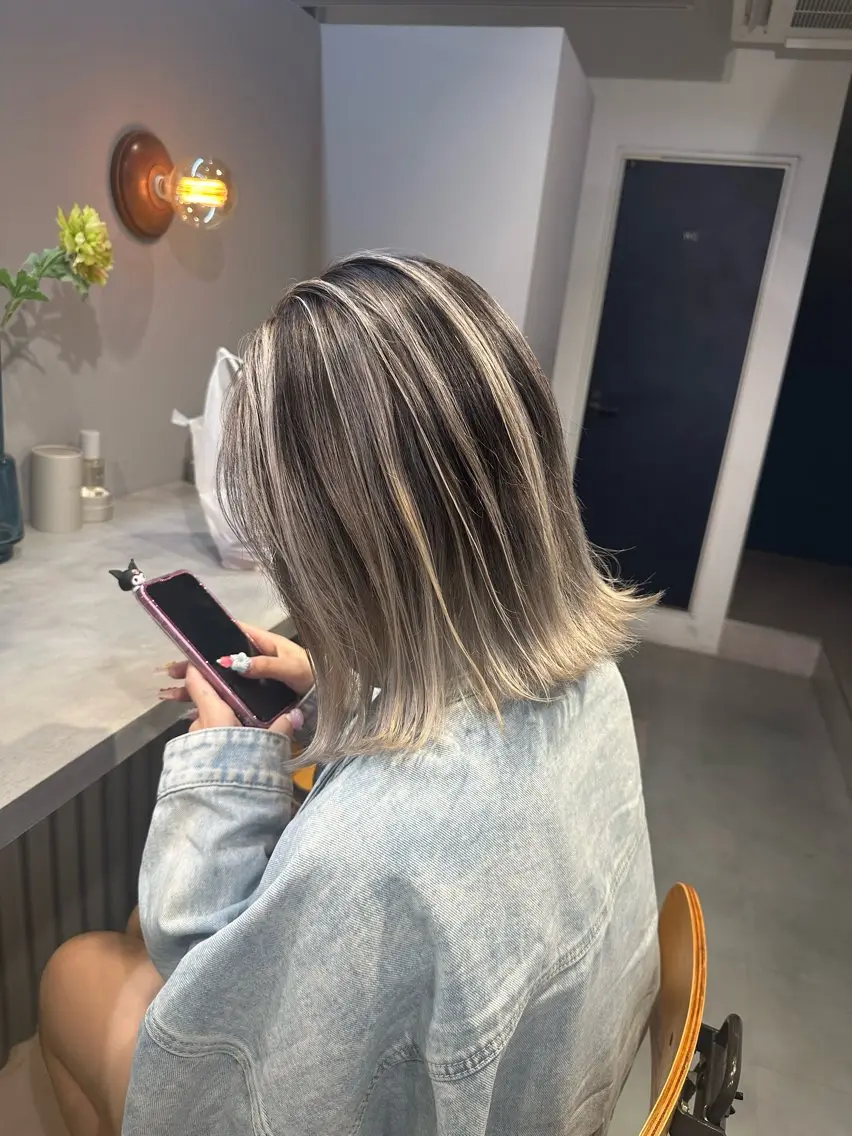 ミディアム カラー ヘアカラー トリートメント 🌟ハイライト/ハイ トーン🌟MIKIのヘアスタイル