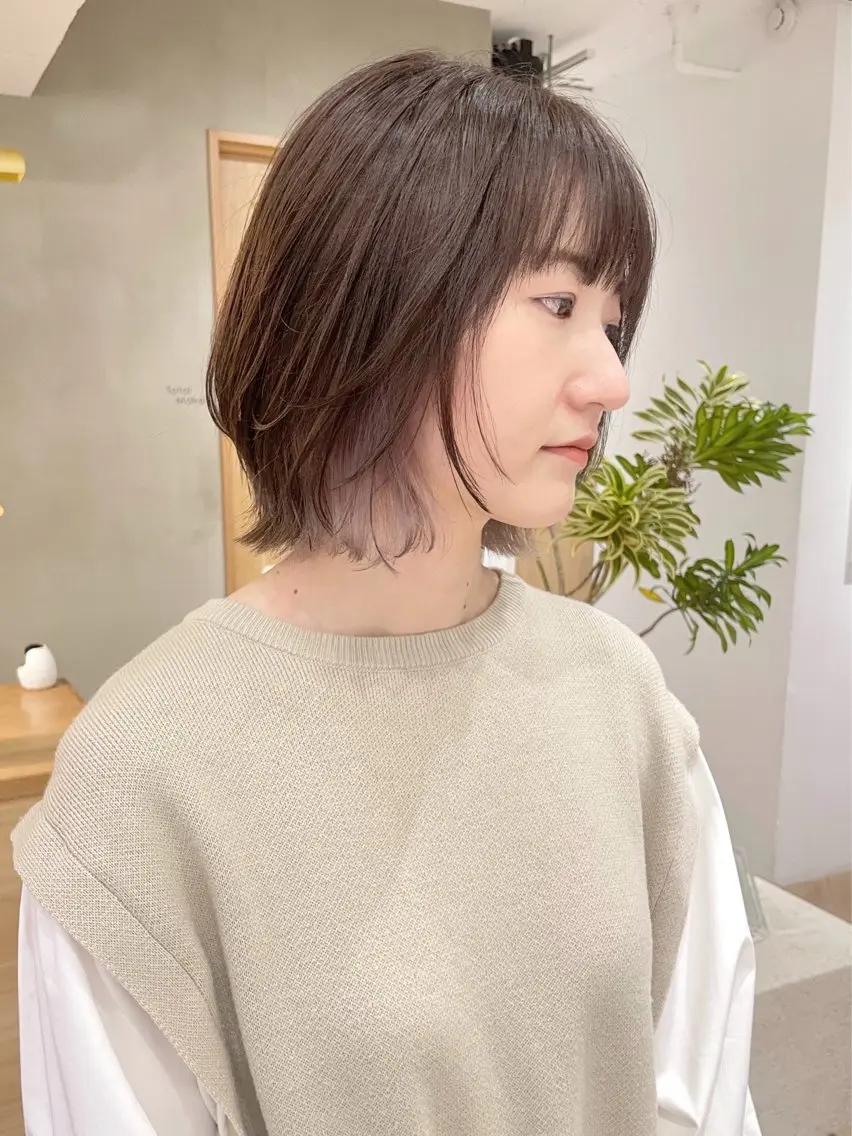 ミディアム カラー ベージュカラー ダブルカラー イヤリングカラー イルミナカラー ミルクティーベージュ カット ヘアカラー トリートメント ボブ/縮毛矯正 🌟梅田盛一🌟のヘアスタイル