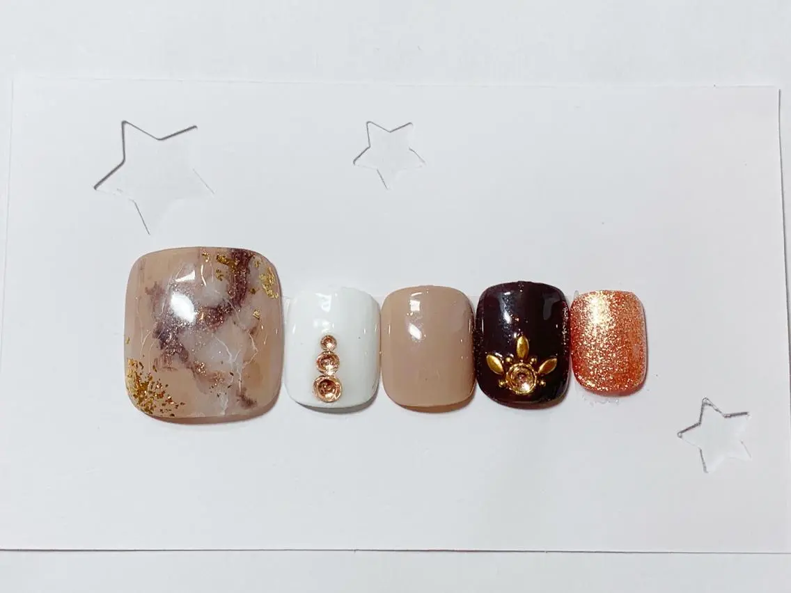 ネイル フットネイル Nail salon Dejavu 🌿のネイルデザイン