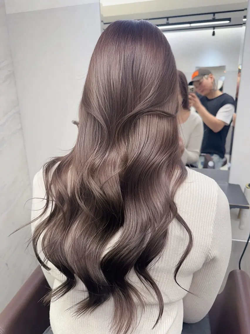 ロング カラー グレージュ ラベンダーカラー ラベンダーグレージュ ラベンダーグレー ボブ AiM エイム　韓国レイヤーのヘアスタイル