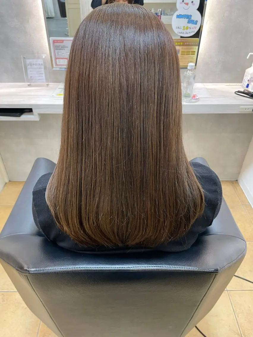セミロング カラー 堀 春奈のヘアスタイル