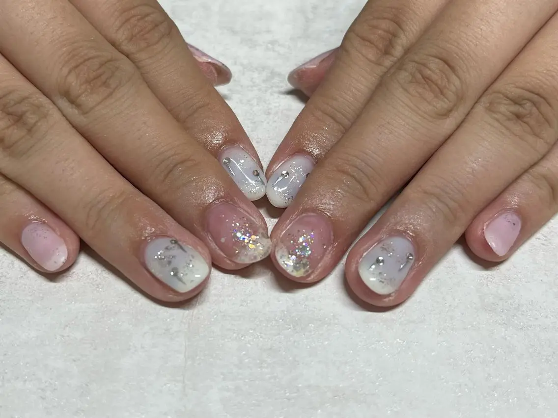 ネイル オーロラネイル フラワーネイル フットネイル フレンチネイル ジェルネイル mogunail &blowのネイルデザイン