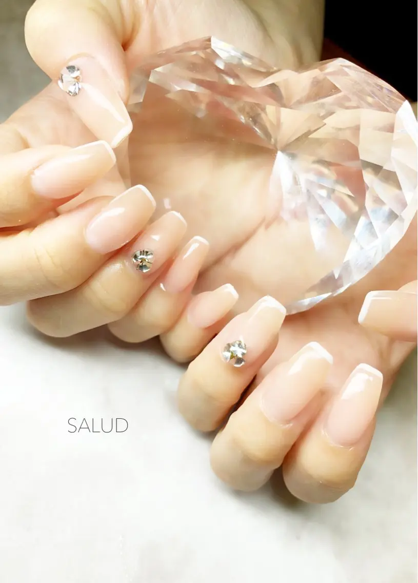 ネイル ストーンネイル Nail Salon SALUDのネイルデザイン