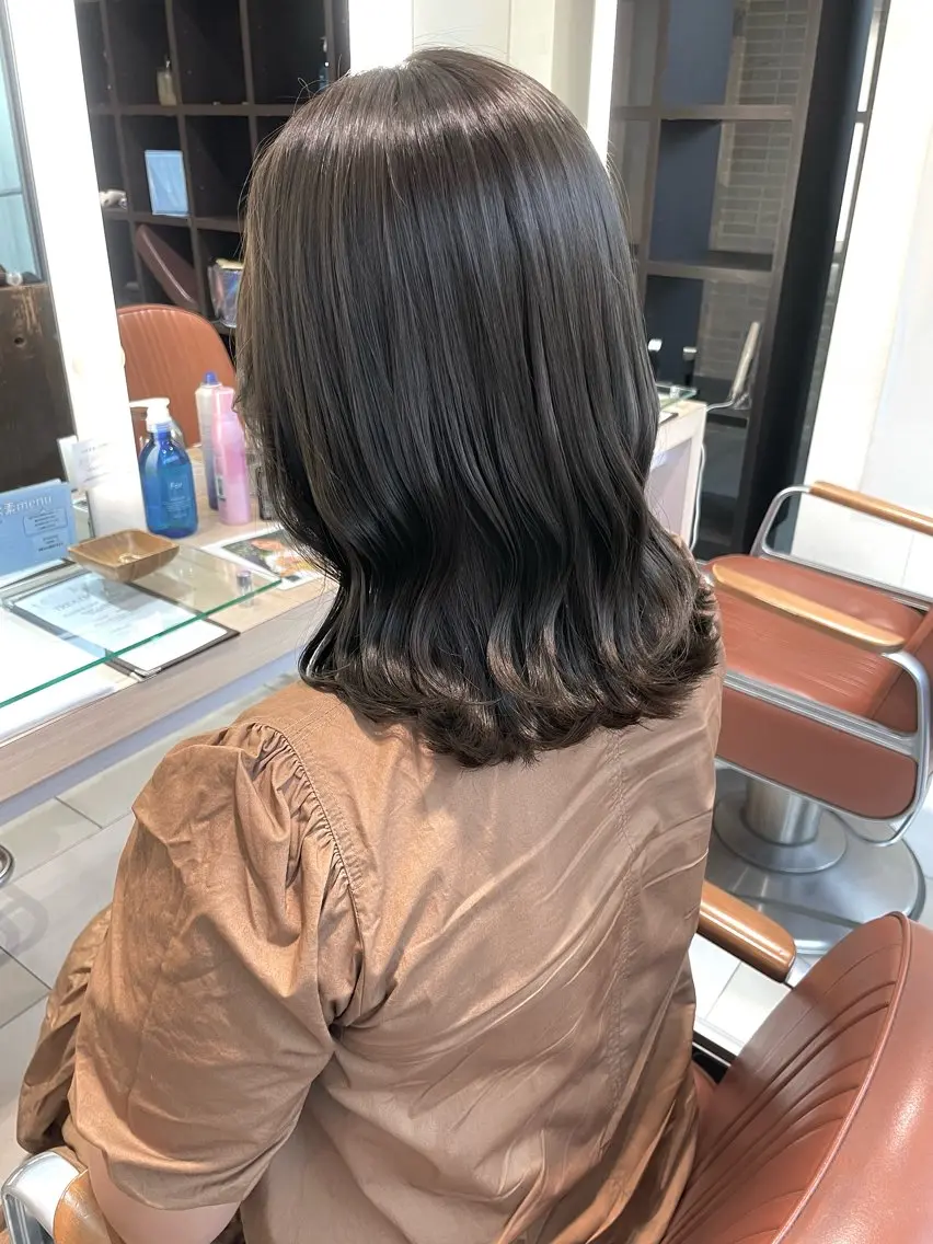 ミディアム カラー ベージュカラー 透明感カラー オリーブベージュ ヘアカラー トリートメント 青沼夏未/オリーブ/ 寒色カラーのヘアスタイル