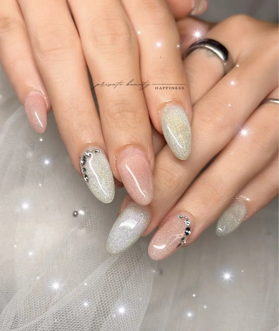 ネイル フレンチネイル 韓国ネイル ロングネイル マグネットネイル ワンカラーネイル ハンドネイル happiness nailのネイルデザイン