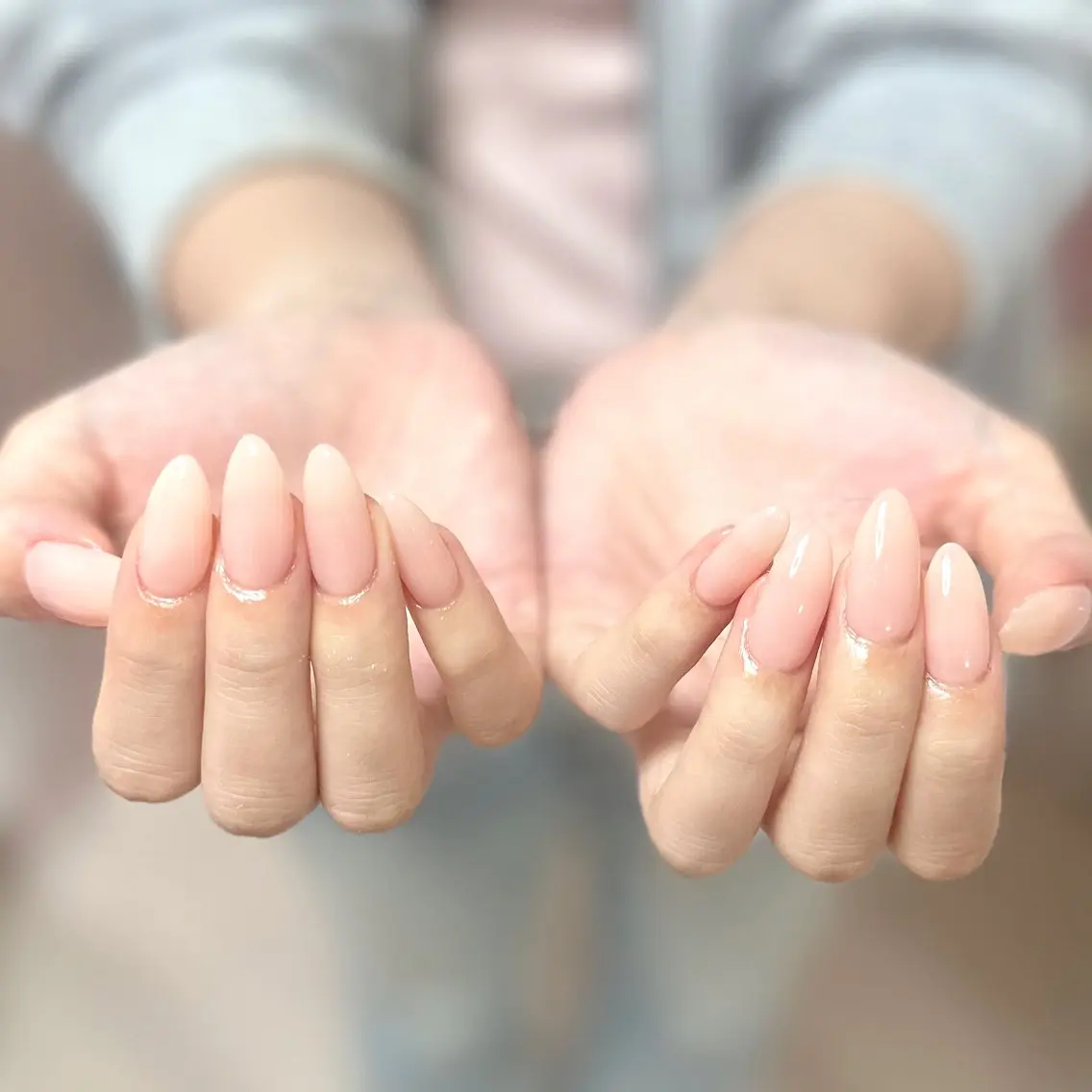 ネイル アートネイル オーロラネイル チークネイル フレンチネイル ガラスフレンチ 🎀YooLi Nail salonのネイルデザイン