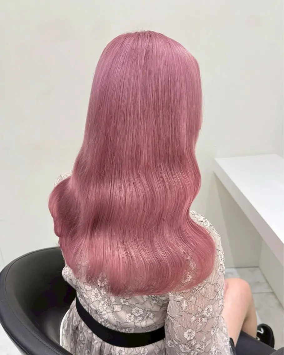 ロング カラー ブリーチ 透明感カラー ハイトーンカラー ヘアカラー ハイトーンカラー💞 くるみ🎀のヘアスタイル