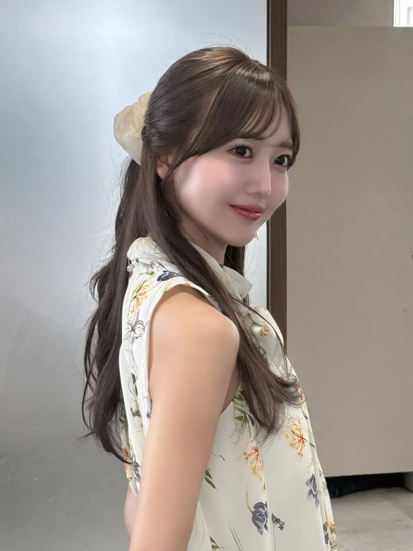 ロング 韓国風ヘア レイヤーカット ロング 似合わせカット カット ヘアカラー トリートメント 西尾 彩那のヘアスタイル