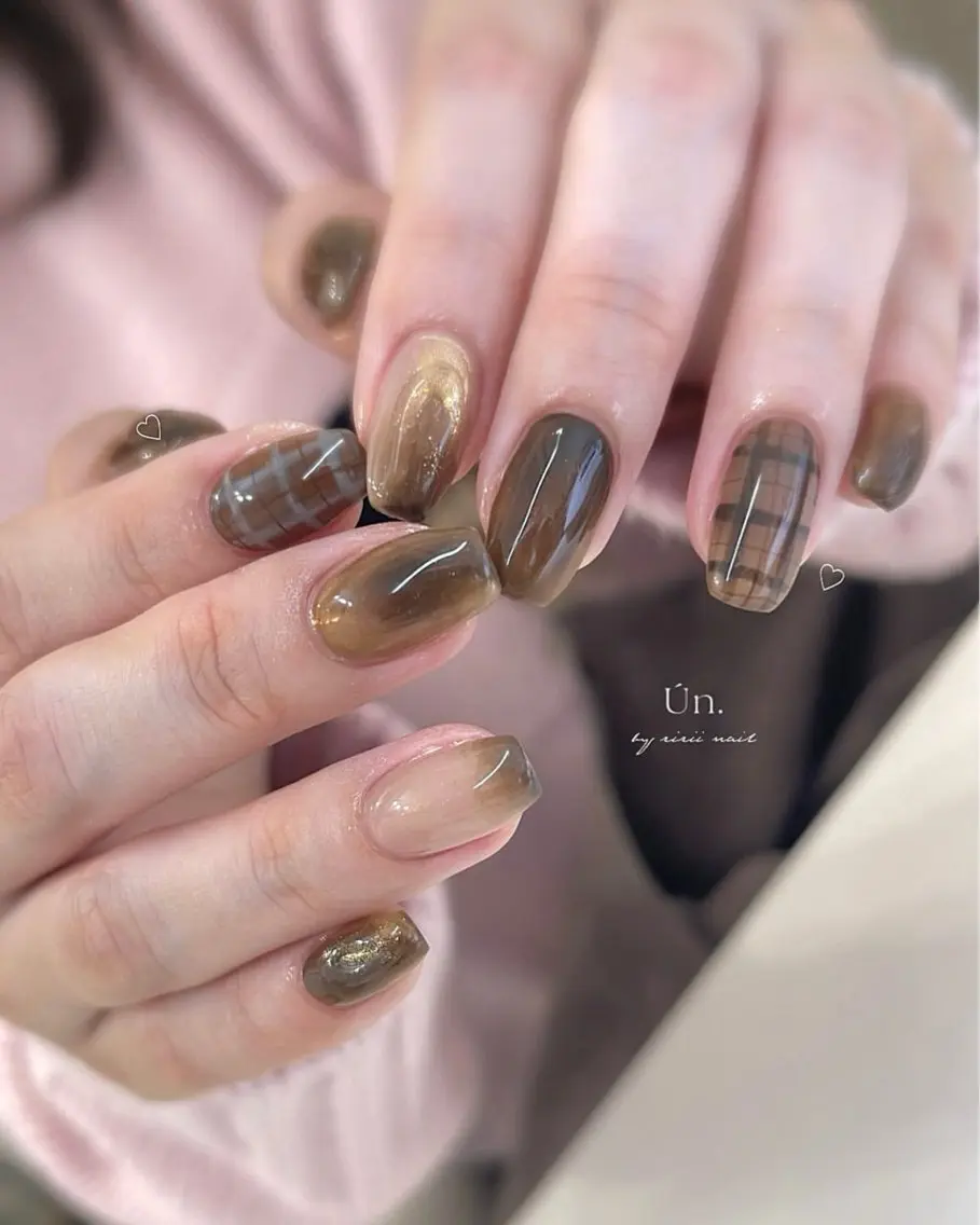 ネイル ブラウン ニュアンスネイル Ún. 非対面ネイルサロンのネイルデザイン
