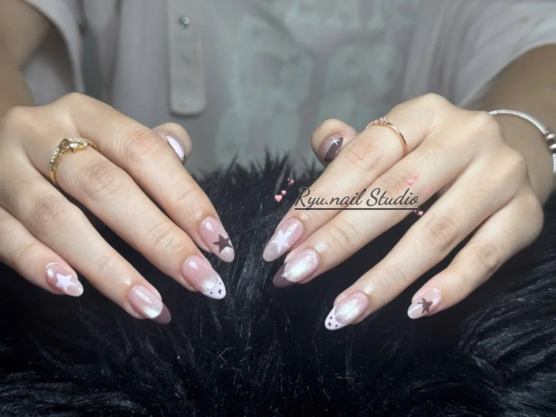ネイル アートネイル フレンチネイル ジェルネイル キラキラネイル ニュアンスネイル ハンドネイル Ryu Nail YukiChanのネイルデザイン