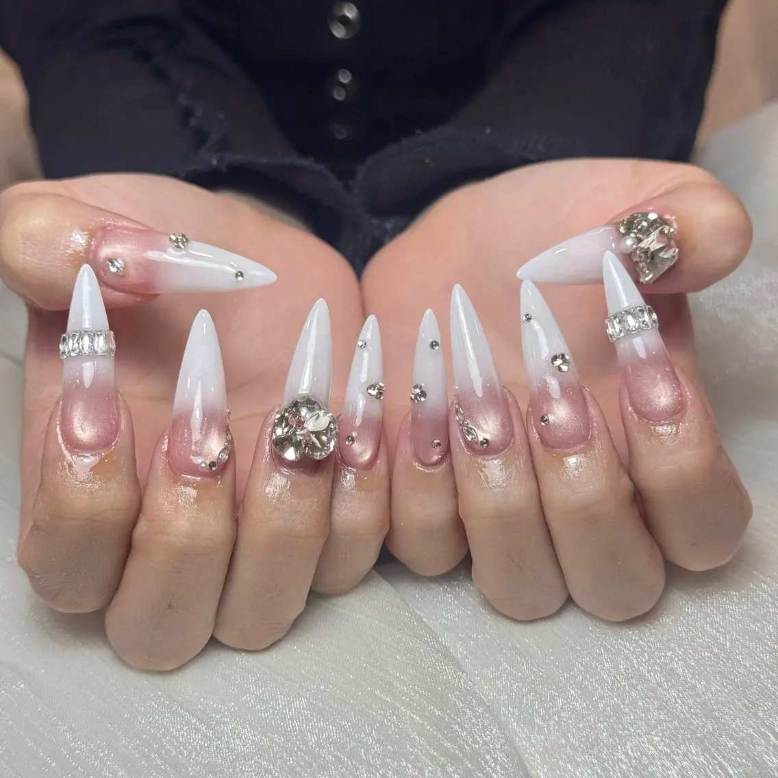 ネイル アートネイル オーロラネイル フラッシュネイル フレンチネイル ジェルネイル ハンドネイル Luci Nail Shinokuboのネイルデザイン