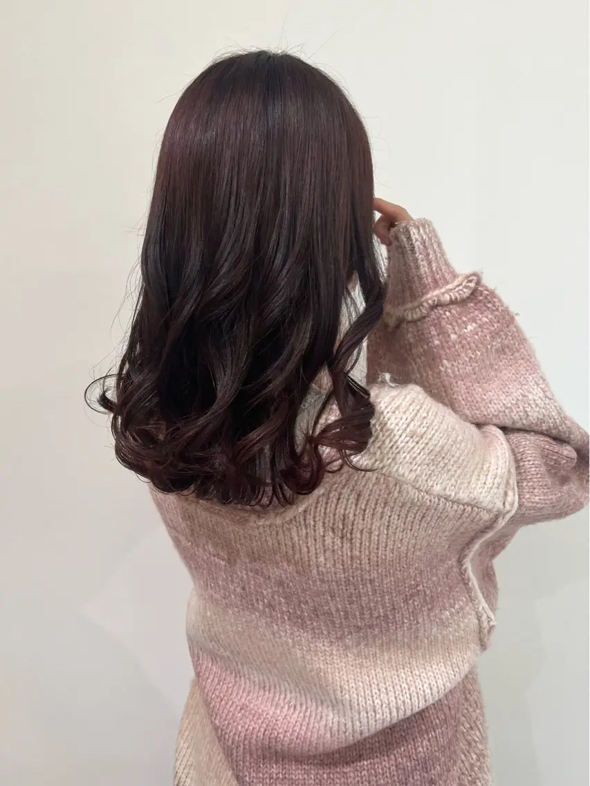 ミディアム カット ヘアカラー トリートメント cher. 新井瑞希のヘアスタイル