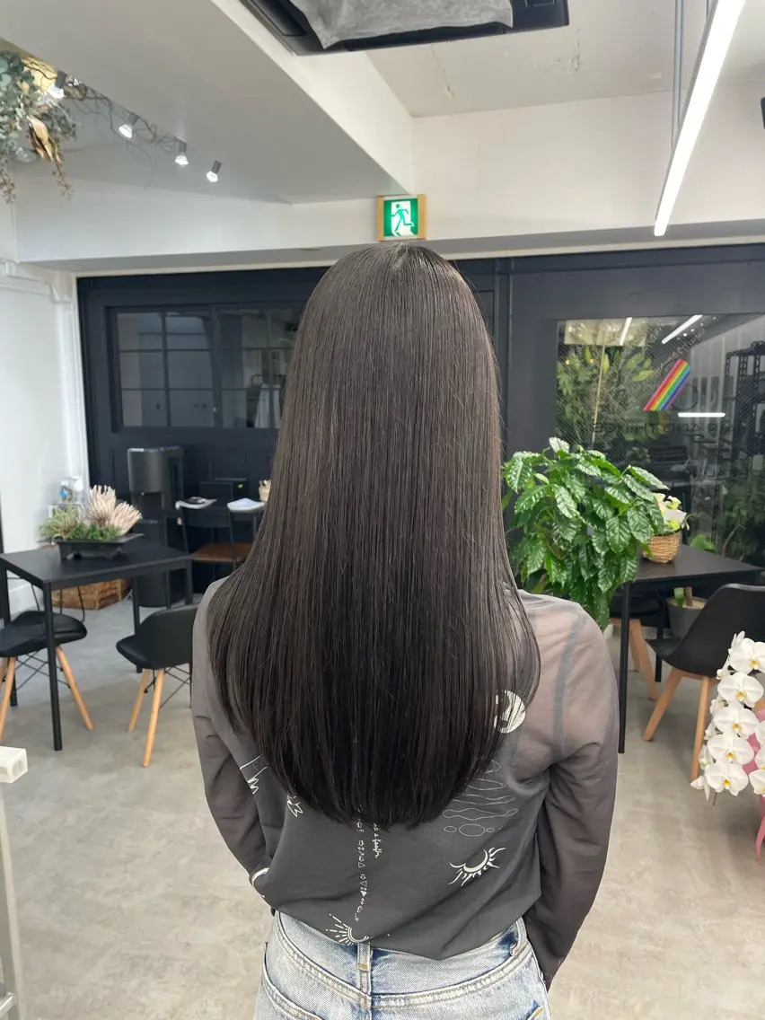 セミロング カラー 透明感カラー ダークグレー ヘアカラー トリートメント 川上拓真 ✂︎学芸大学のヘアスタイル