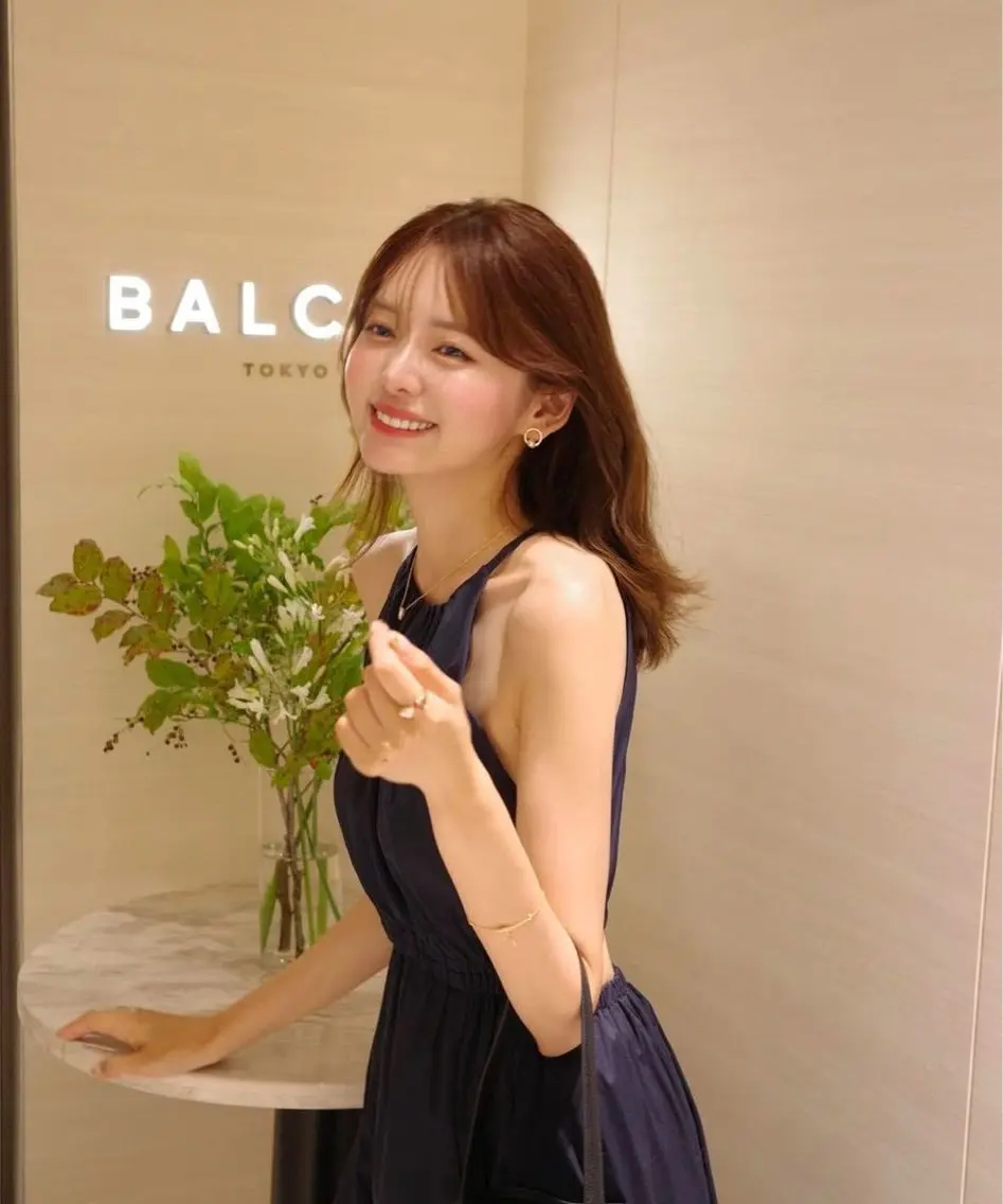 ロング カラー カット ヘアカラー トリートメント 莉乃/縮毛矯正/髪質 改善/艶カラーのヘアスタイル