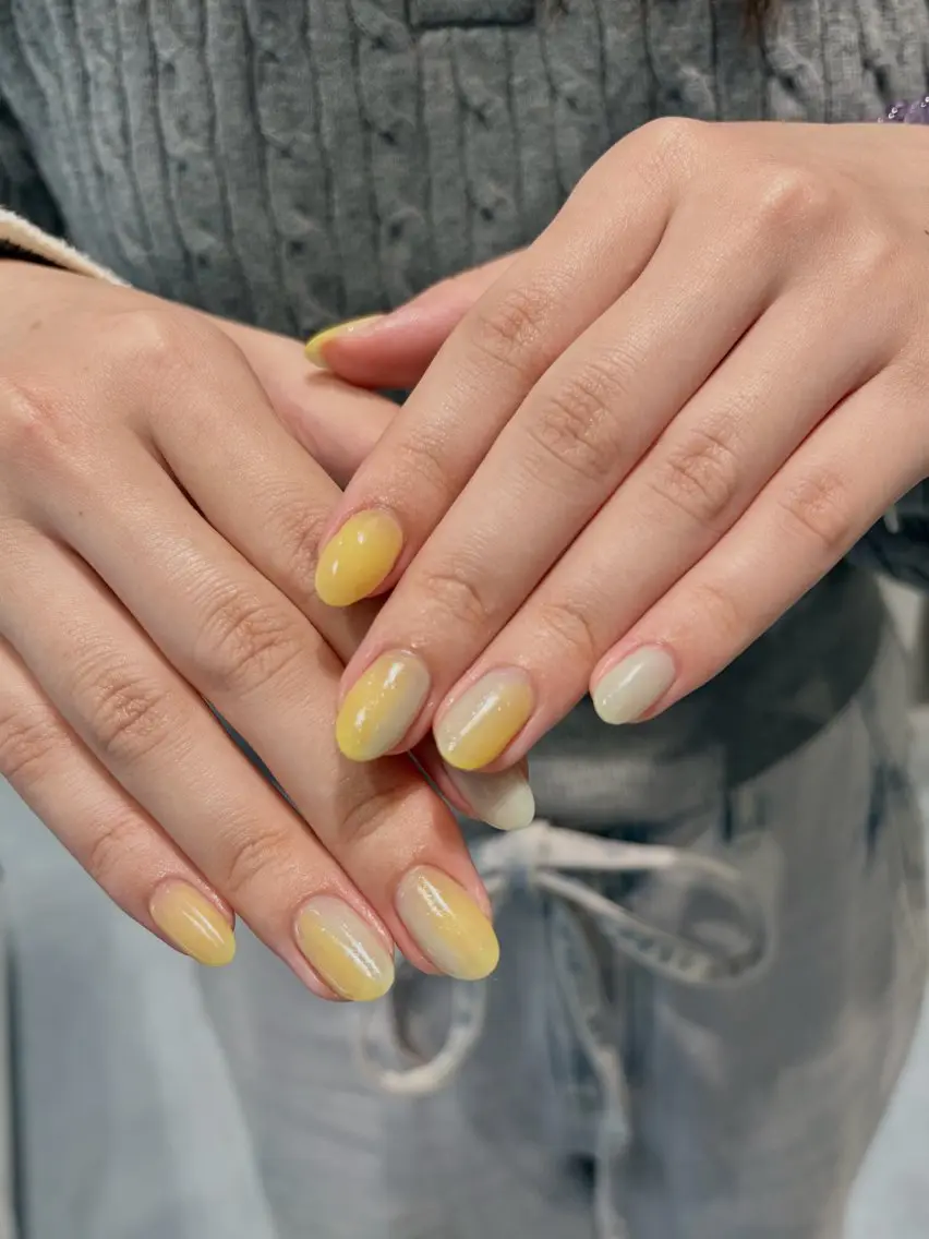ネイル グラデーション グリーン 春ネイル 黄色 ハンドネイル VINGTNAIL 土岐果鈴のエステ・リラクイメージ