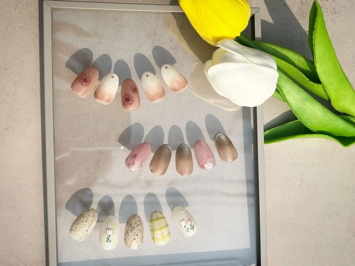 ネイル ハンドネイル 🫧Lua.nail 🍒emuのネイルデザイン