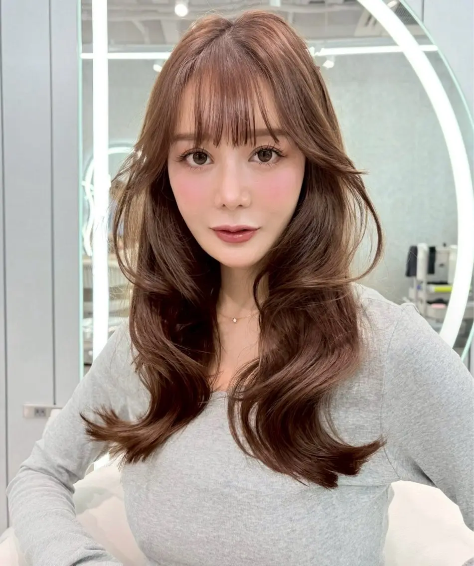 ロング 大宮ブリーチ縮毛⭕️ 暗髪レイヤーしょうまのヘアスタイル