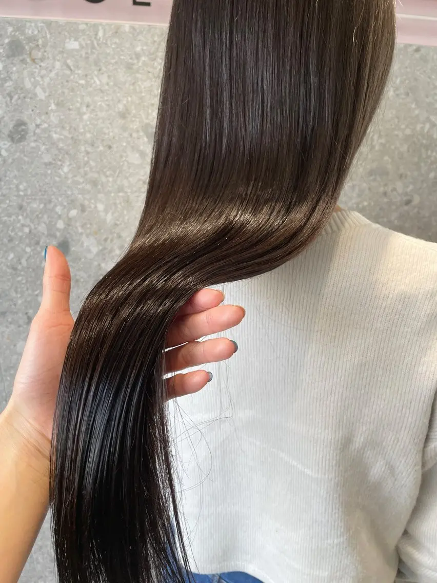 ロング カラー ブラウンカラー カット ヘアカラー トリートメント 山下 千明のヘアスタイル