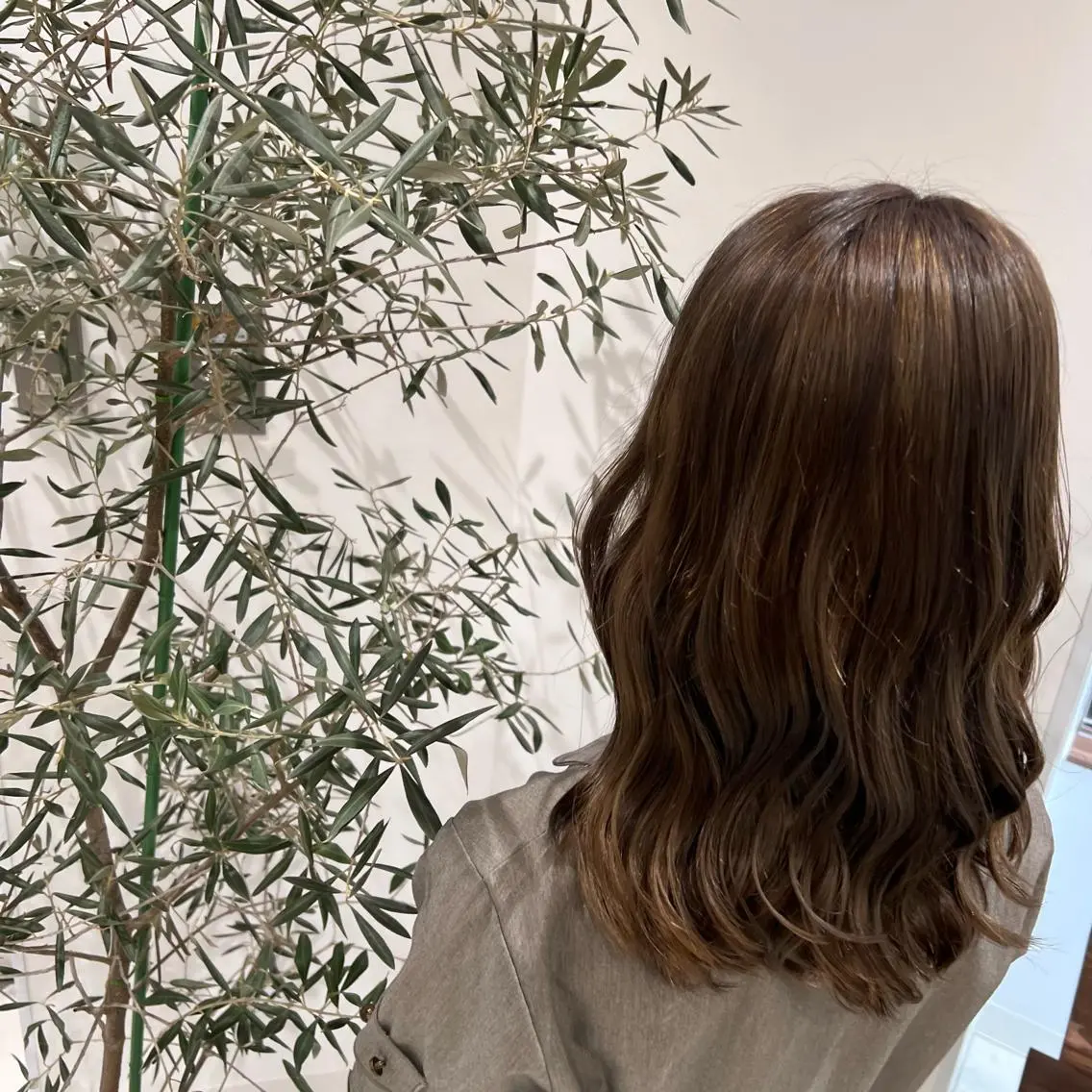 セミロング カラー ヘアアレンジ 小白井 由美のヘアスタイル