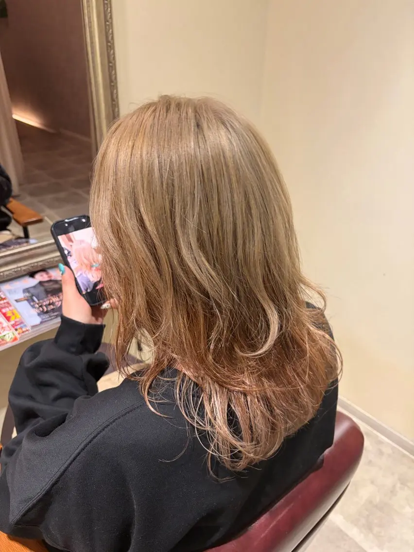 カラー 西村 さくらのヘアスタイル