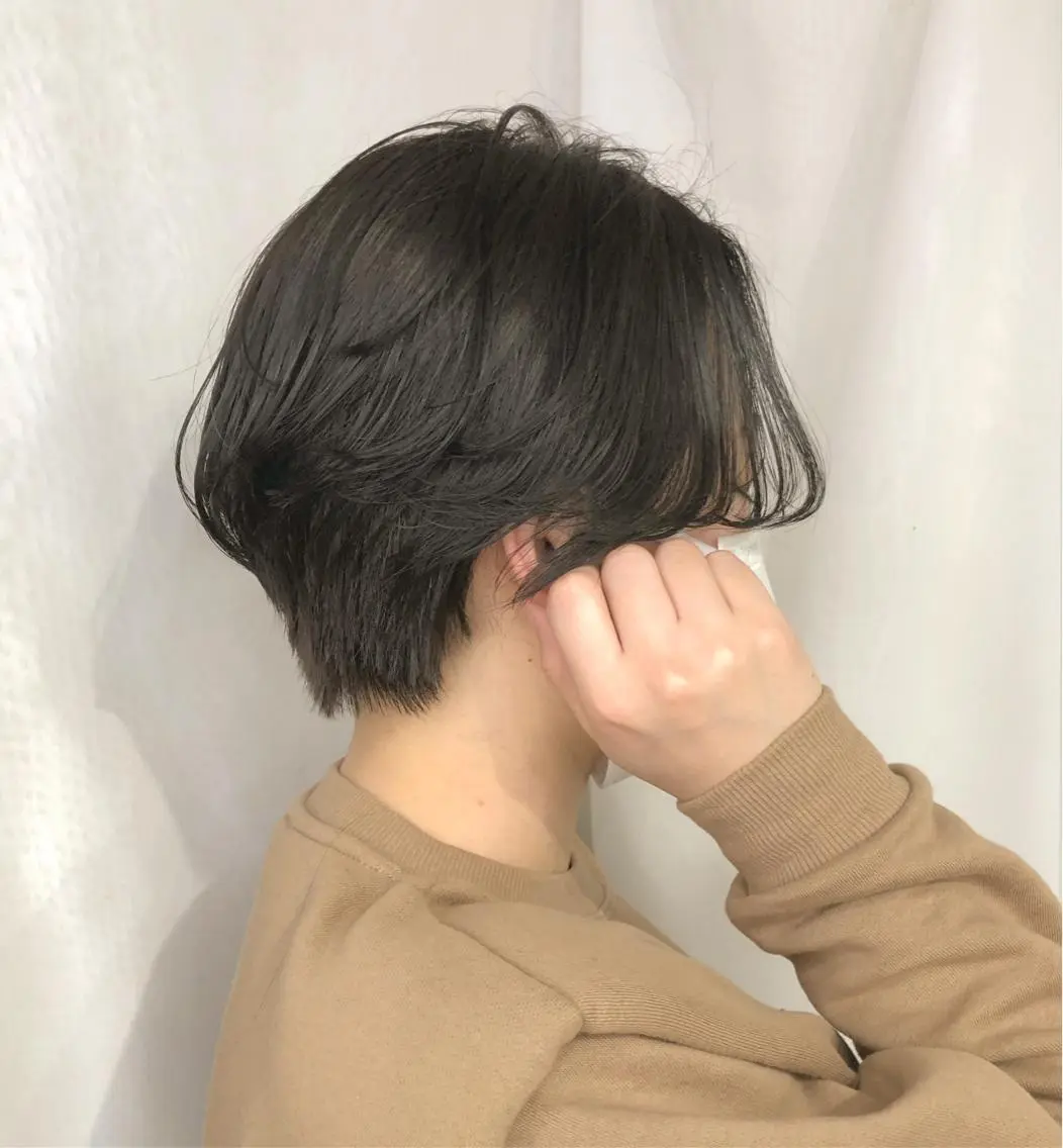 ショート カラー ハンサムショート グレージュ オリーブグレージュ オリーブグレー ショートヘア kazuki iconのヘアスタイル