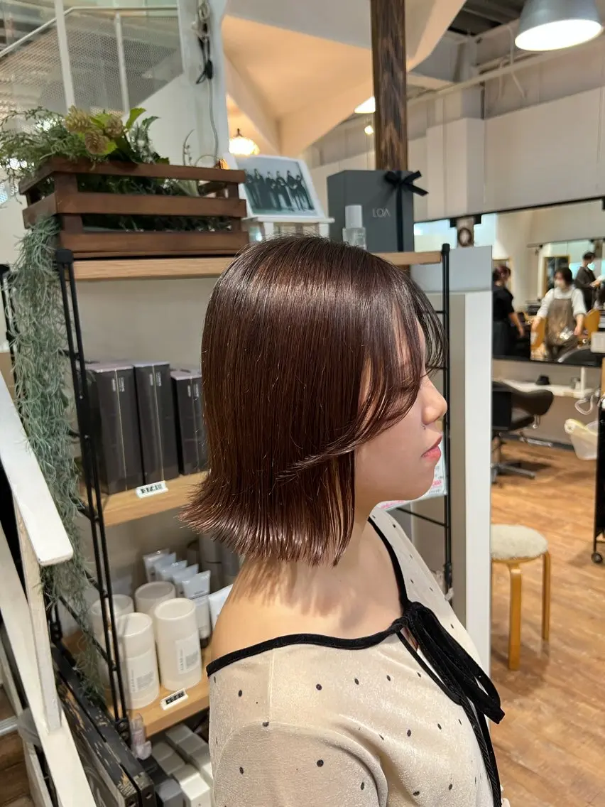 ミディアム 切りっぱなしボブ ボブ カット ヘアカラー トリートメント インナーカラー♡ Nanakoのヘアスタイル