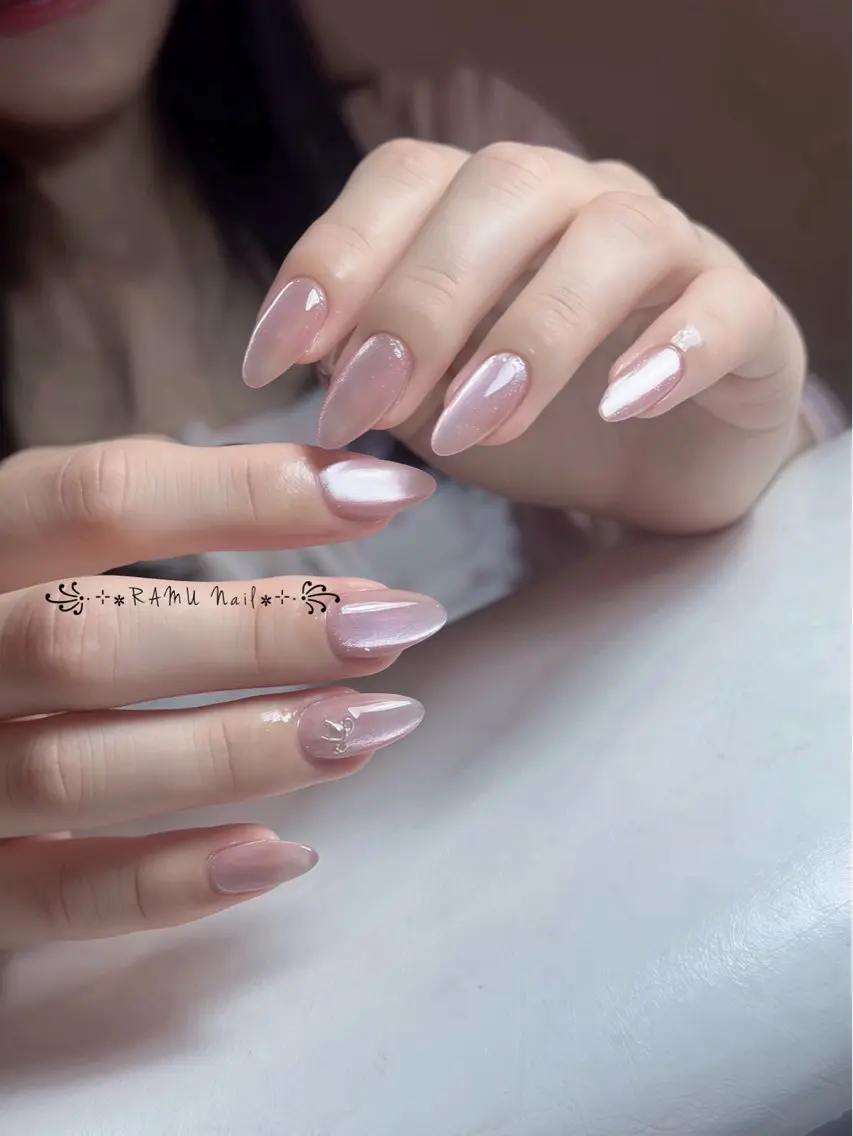 ネイル キラキラネイル マグネットネイル ミラーネイル ピンク 夏ネイル ハンドネイル RAMU Nail 恵比寿店のネイルデザイン