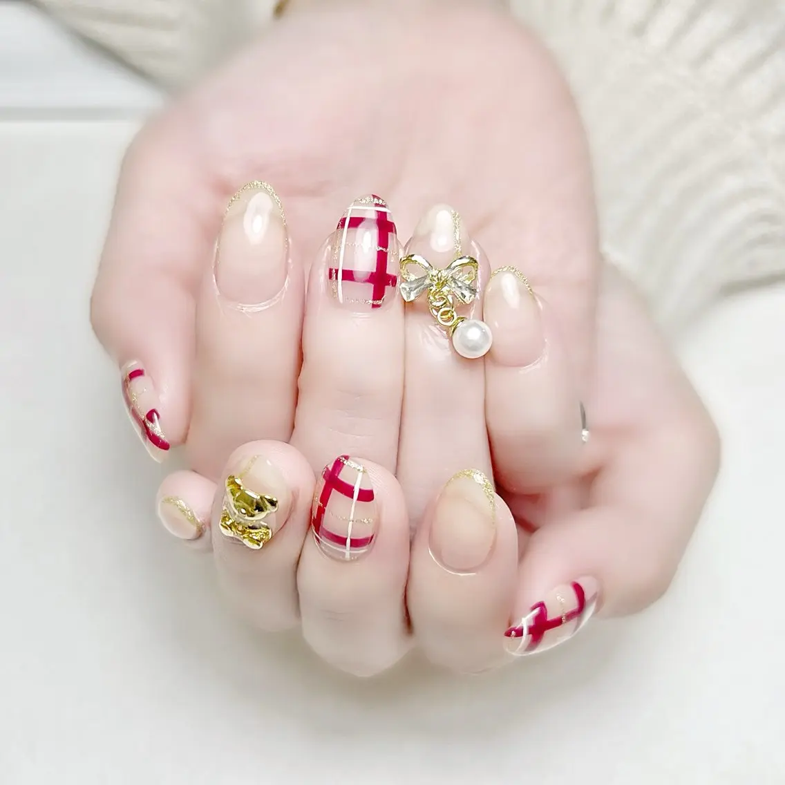 ネイル アートネイル ラメ(グリッター) 赤色 冬ネイル rouse nail RISATOのネイルデザイン
