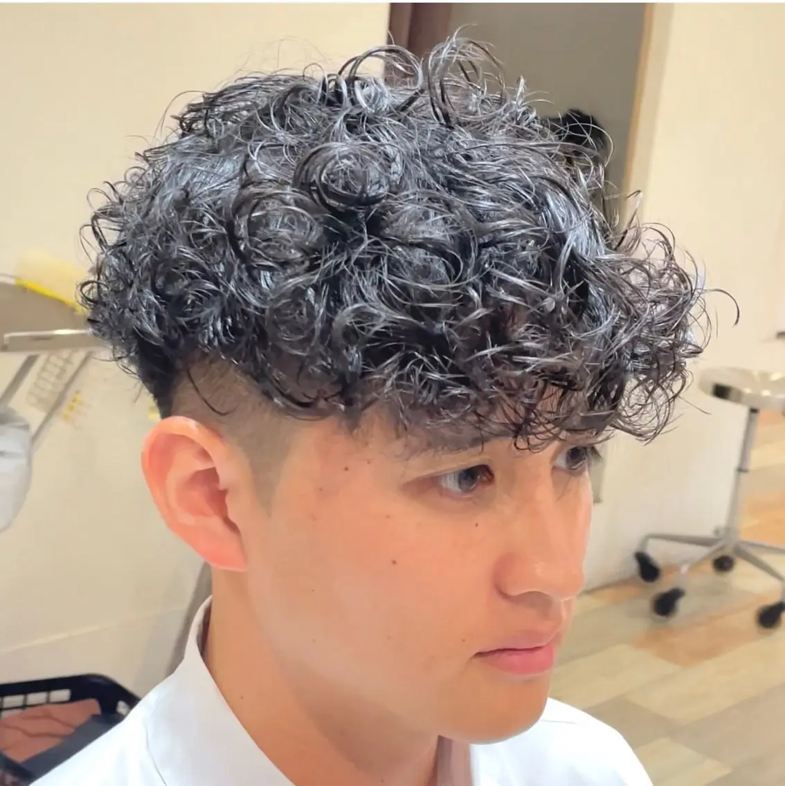 パーマ メンズ メンズサロン🔥 プリストオオサカのヘアスタイル