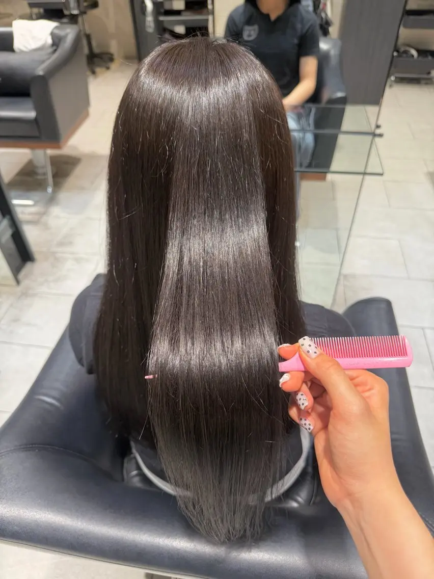 カラー グレージュ 戸谷 ゆりあのヘアスタイル