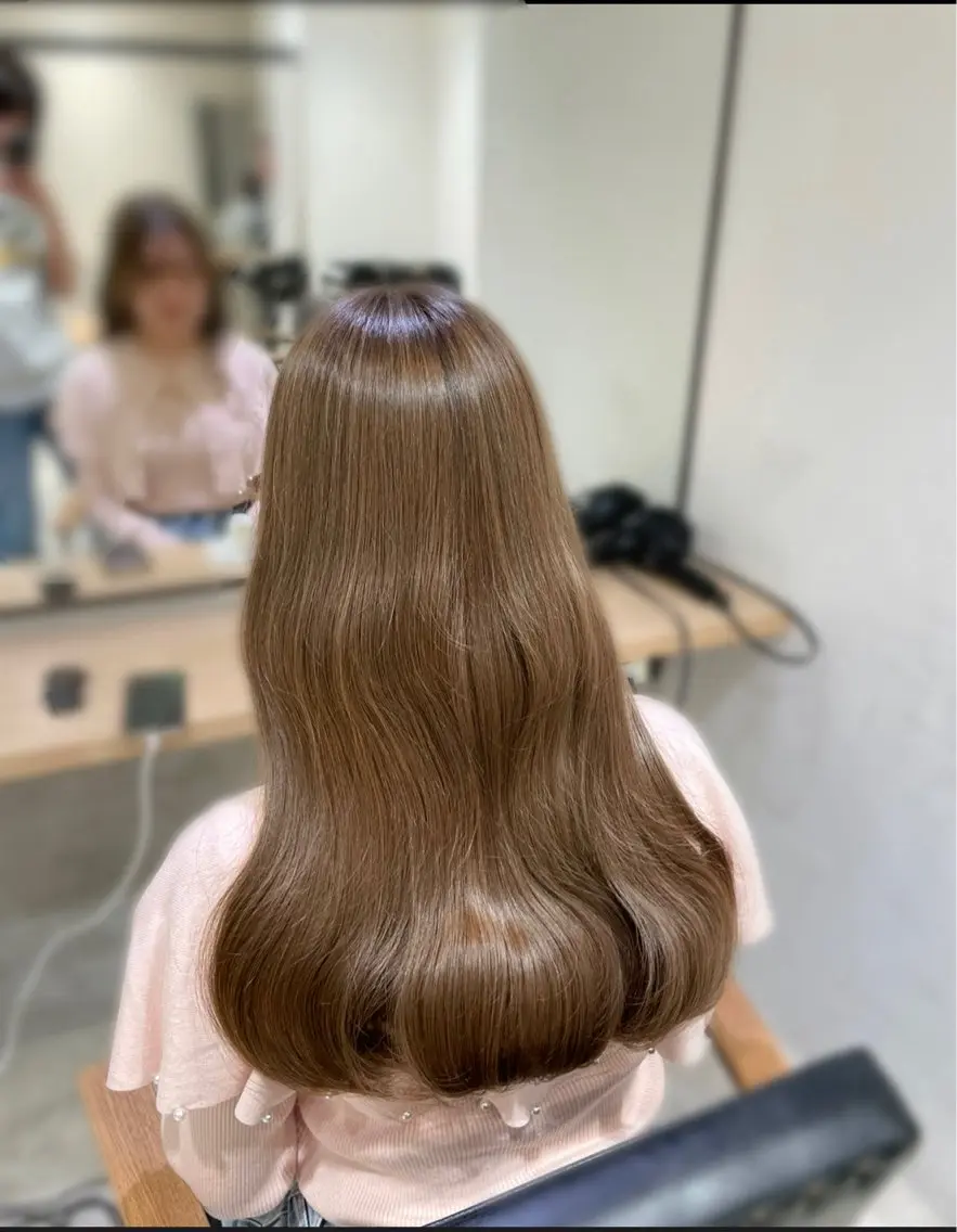 ロング カラー ブリーチ ブリーチなしカラー オリーブカラー 戸川凜音/ボブ/ レイヤーカットのヘアスタイル