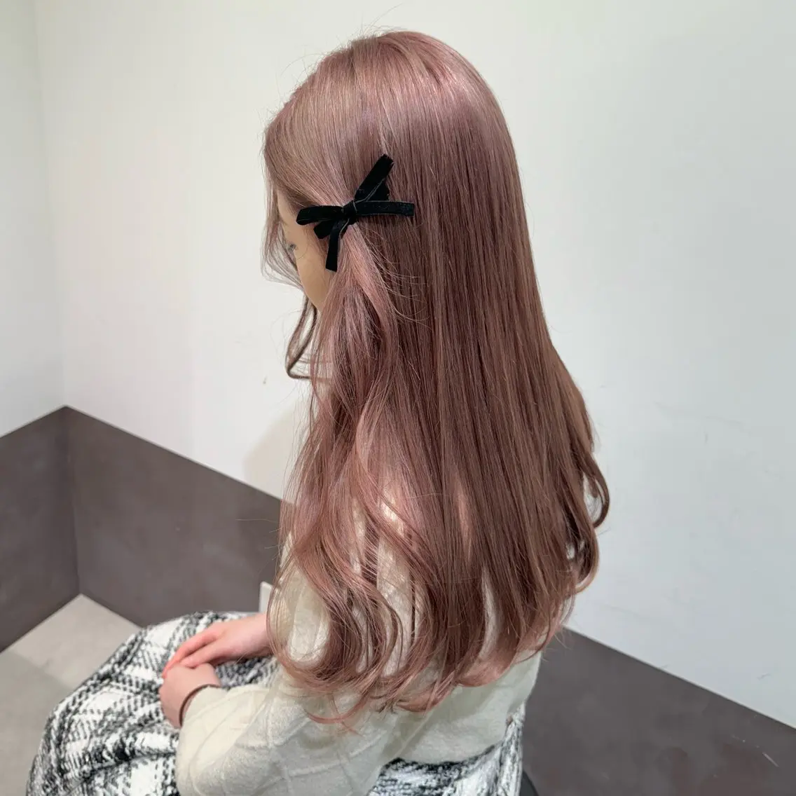 ミディアム カット ヘアカラー トリートメント 顔周りレイヤー/新宿 /モテ艶カラー/航介のヘアスタイル