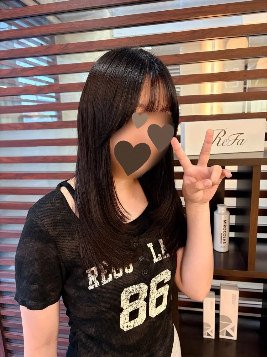 ロング 顔まわりレイヤー 顔周りカット レイヤーカット カット クボタ ホノカのヘアスタイル