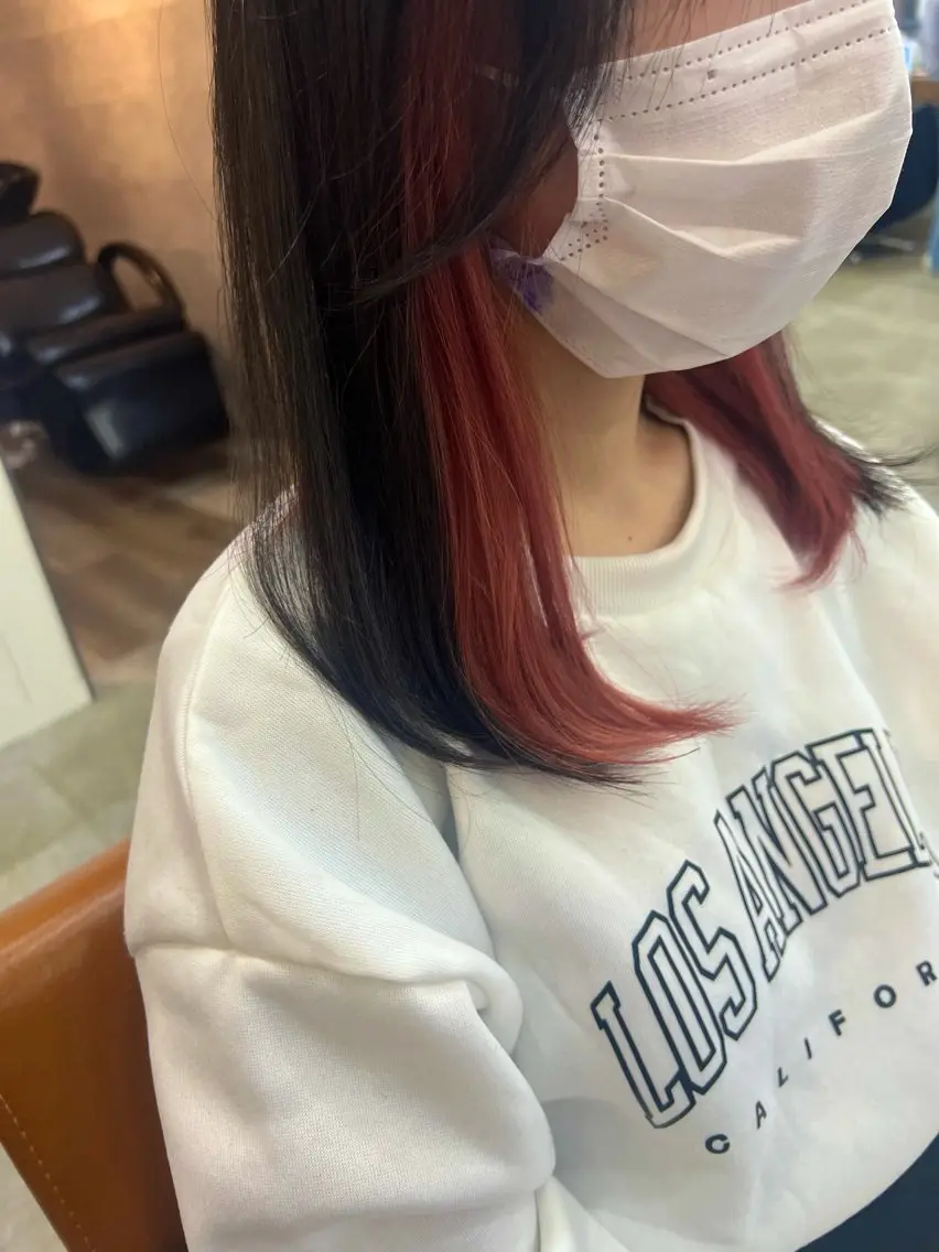 セミロング 🩷艶カラー 🧡💛リサ🫧のヘアスタイル