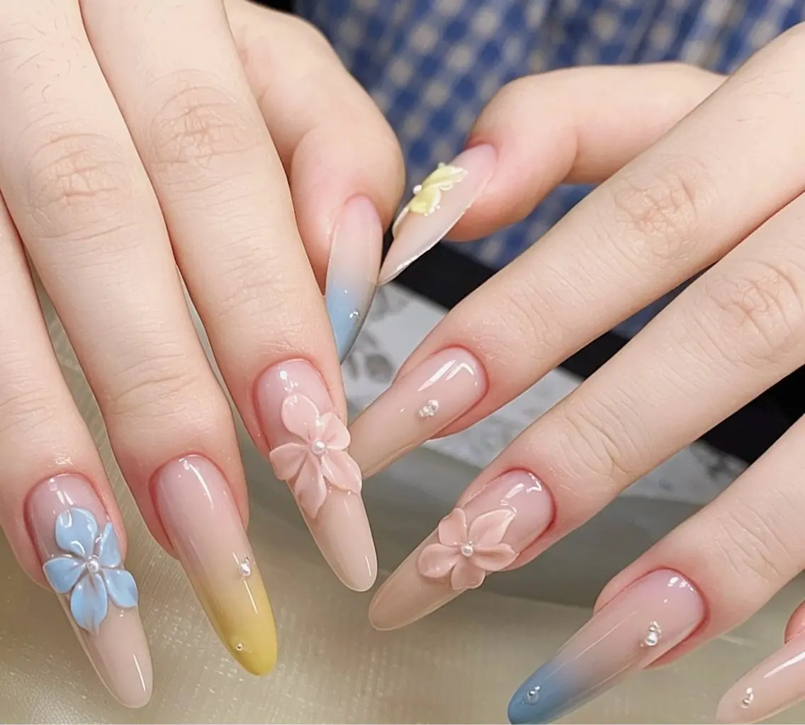 ネイル フレンチネイル ラメ(グリッター) ラメグラデーション マグネットネイル 持ち込み Unicorn Nail原宿表参道のネイルデザイン