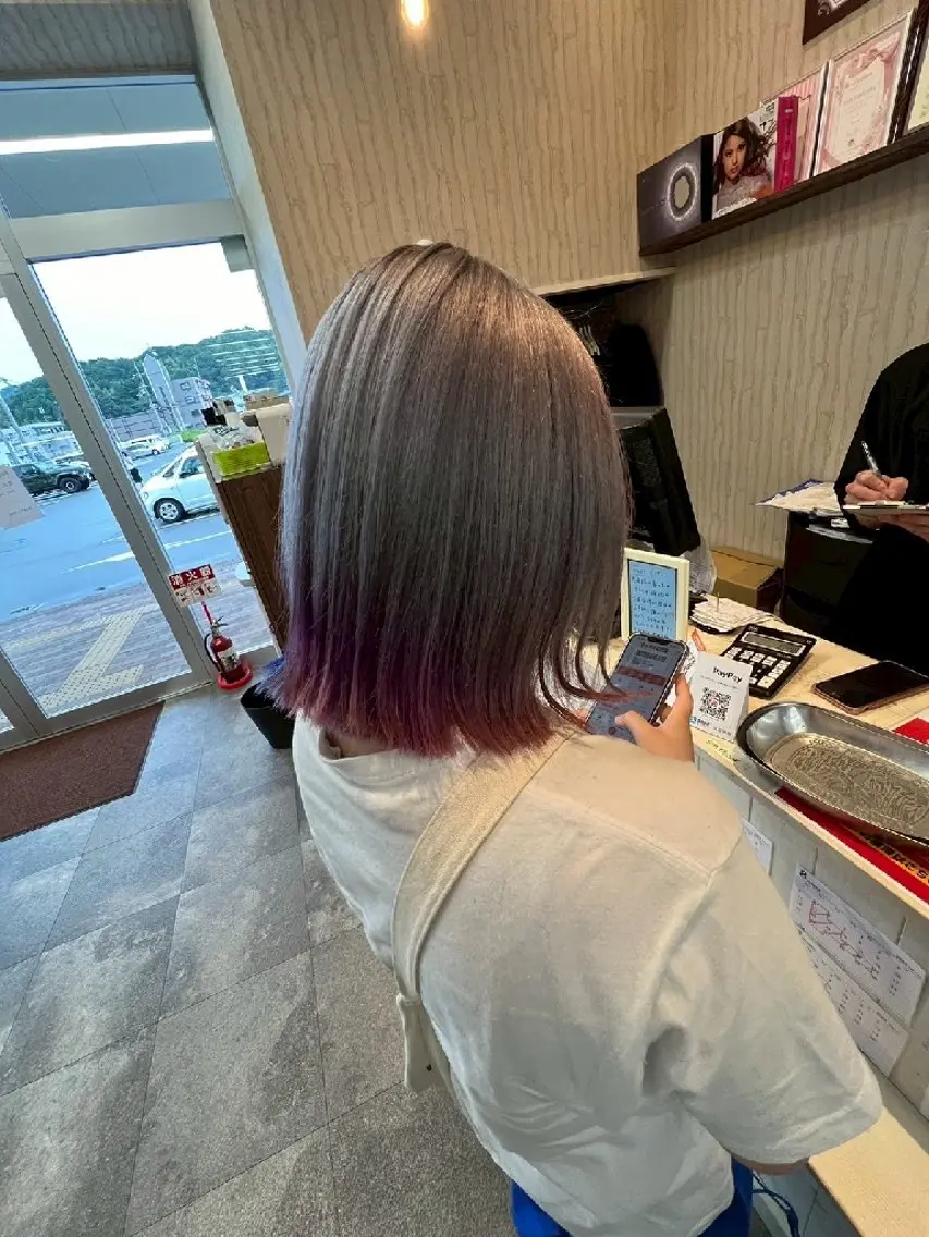 ミディアム カラー 古橋 瑞希のヘアスタイル