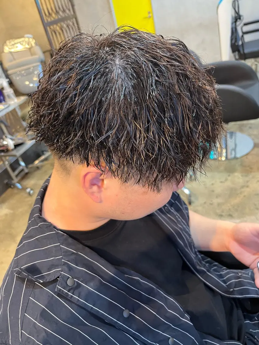 ショート パーマ メンズ メンズパーマ メンズツイストパーマ ツイストパーマ 🌀rooomen 各務原/龍之介のヘアスタイル