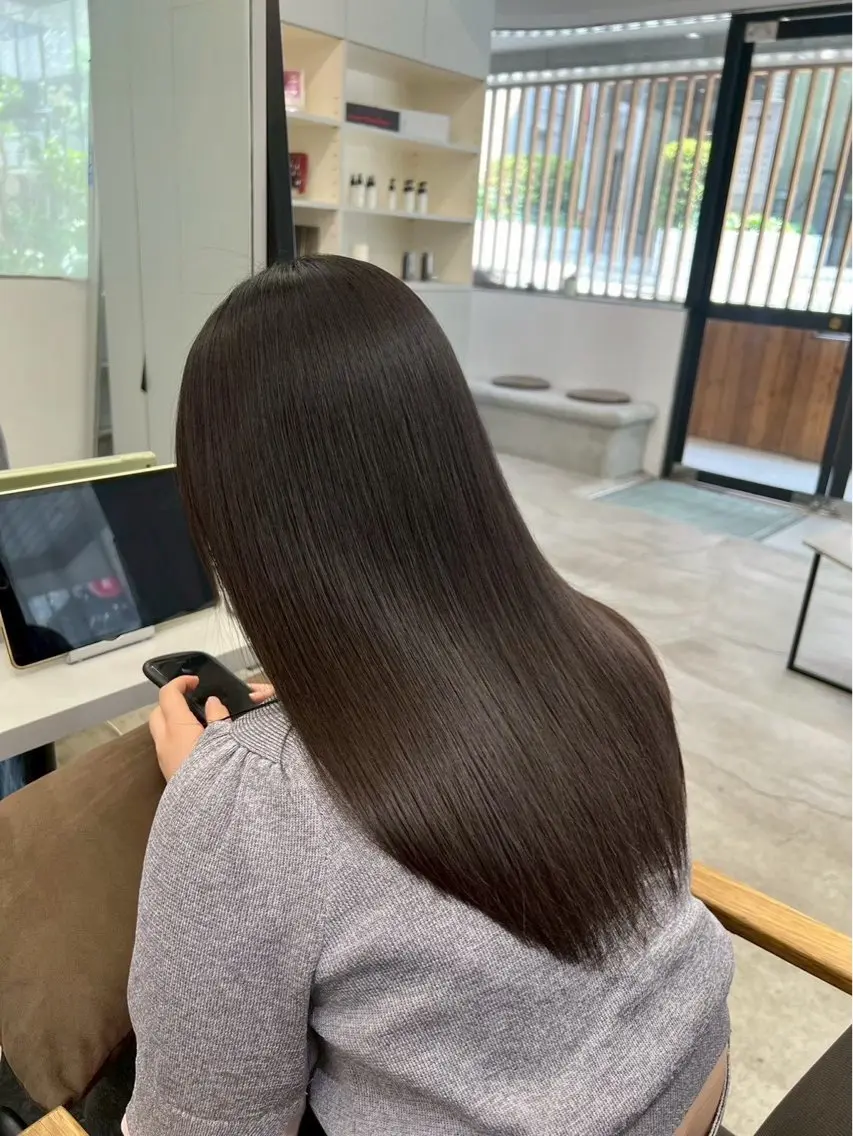 ロング パーマ 縮毛矯正 トリートメント 韓国×艶ハイトーンが かわいい✨️リオ🍒のヘアスタイル
