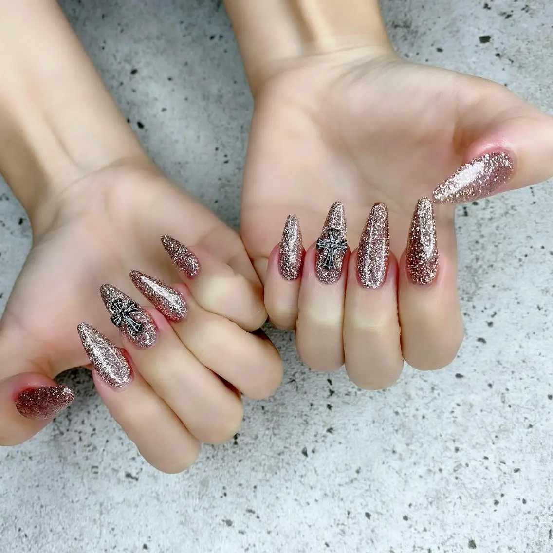ネイル キラキラネイル ラメ(グリッター) ロングネイル Salon Ｋのネイルデザイン