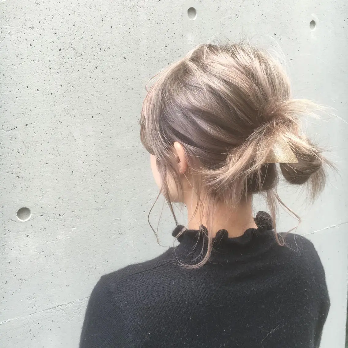 カラー ブリーチ シルバー 田中 裕士のヘアスタイル