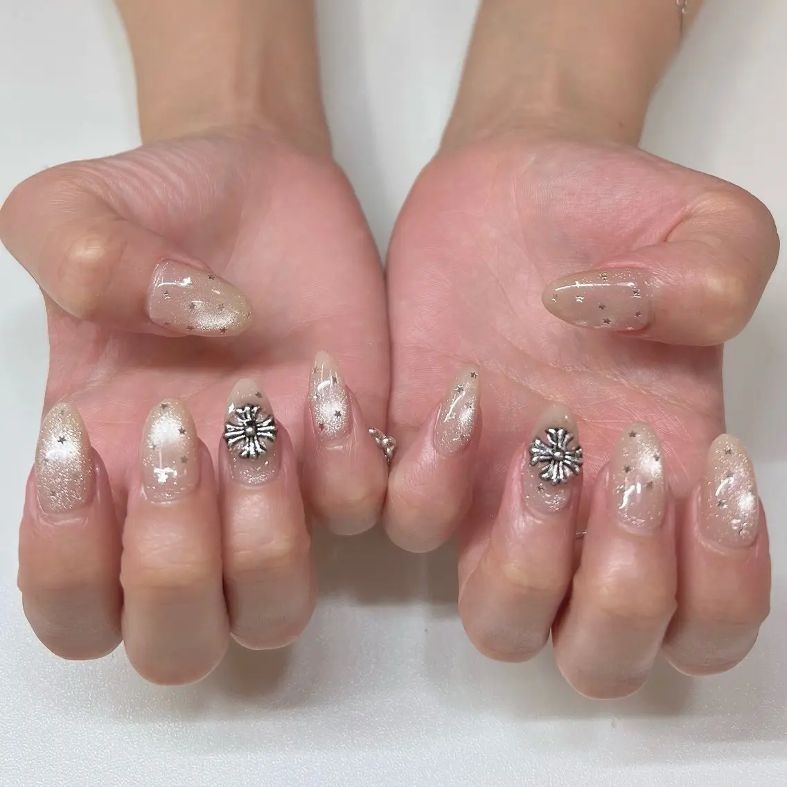 ネイル キラキラネイル ハンドネイル Chipi Neneのネイルデザイン