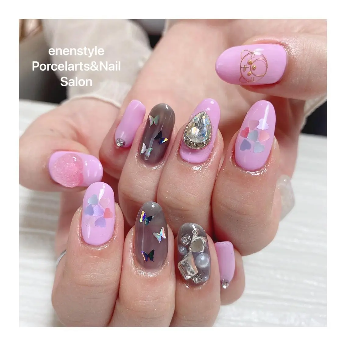 ミディアム ネイル ハンドネイル 🐾enen style 🐾のネイルデザイン