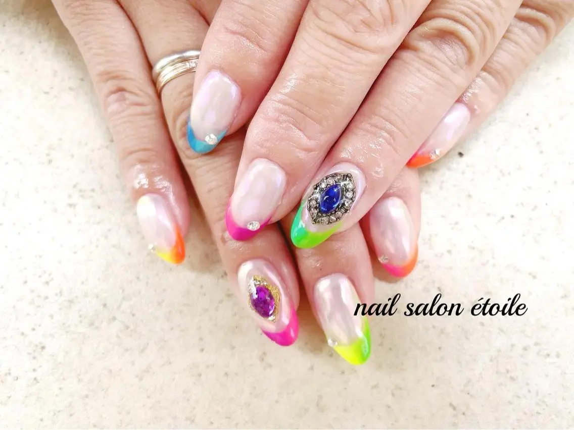 ネイル オーロラネイル フレンチネイル ジェルネイル 夏ネイル ハンドネイル nail salon étoileのネイルデザイン